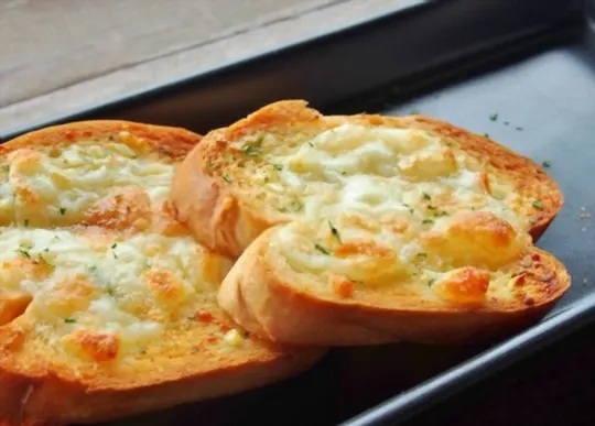 garlic bread with cheese