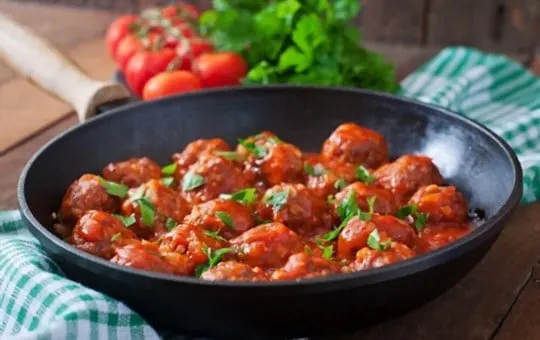 meatballs with tomato sauce