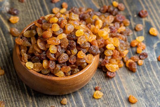 Dates vs Raisins: What's the Difference?